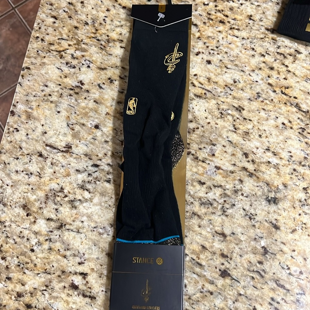 Cleveland Cavaliers Crew Socks - Picture 3 of 4